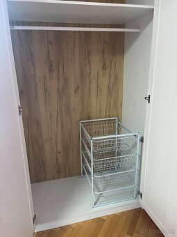 Prostorná skříň - 4