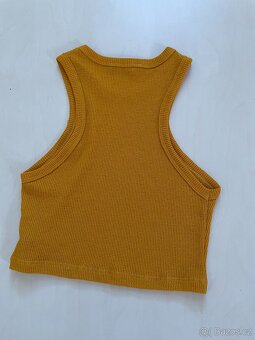 Úplet crop top, vestička, vel M i méně, Bershka - 4