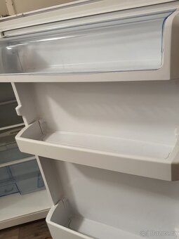 82cm značková lednice Beko s mrazákem - 4