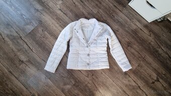 PROŠÍVANÁ BUNDA - S - 4