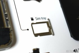 Nástěnný obraz iPhone 4 ze součástek mobilního telefonu - 4