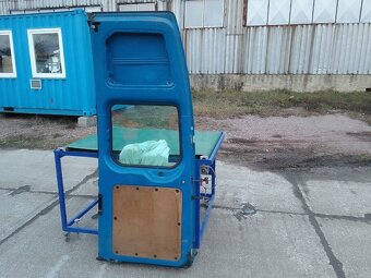 Zadní prosklené dveře na Ford Transit - 4