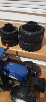 Traktor New Holland - 4