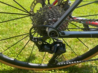 Karbonové kolo Cube attain - 4