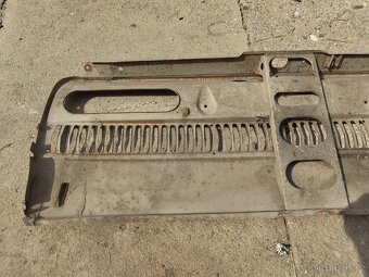 Škoda 100 zadní čelo - 4