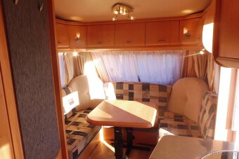 Karavan Hobby De Luxe 460 - 4