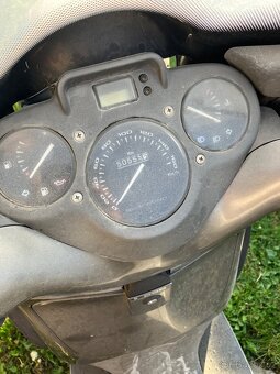 Skútr aprilia 250 - 4