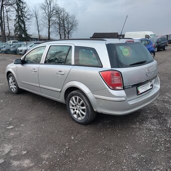 Opel Astra, 1.9CDTI,KRÁSNÁ,SERVISKA,VÝBAVA - 4