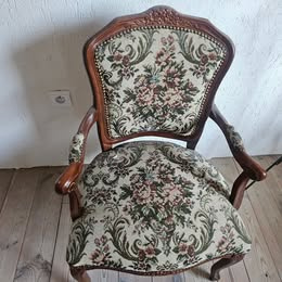 Starožitná sedací souprava - sofa a 1 křeslo - 4