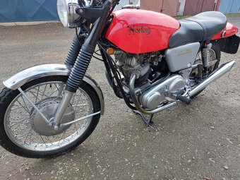 Norton Comando 750 - 4