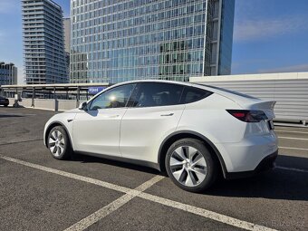 Tesla Model Y LR (2023) - perfektní stav, stále v záruce - 4