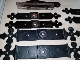 Ozdobné kování na dveře / vrata - 4