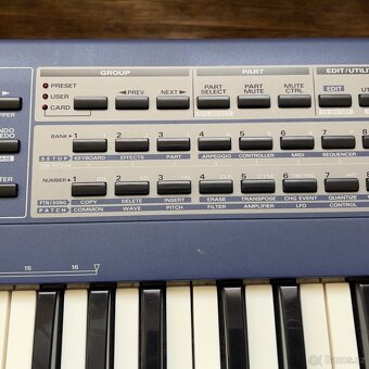 Roland JX - 305 GrooveSynth - syntenzátor - klávesy MIDI - 4