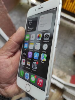 iPhone 8 64 Gb - 4