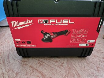 Milwaukee Bruska - 4