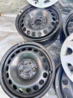 5x112 R15 originální plechové disky + Poklice Mercedes - 4