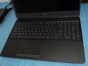 Dell Precision 7560 8.Jádro Core i7-11850 RTX4000 64GB 2TB - 4