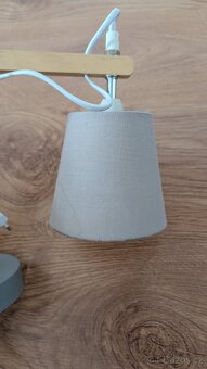 Stylová skandinávská lampička – dřevo/šedá - 4