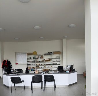 Prodejní / recepční pult / stůl, připravený k odvozu - 4