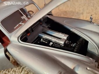 Jaguár XK 120 1:18 - 4