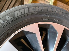 235/60R17/102V - 4