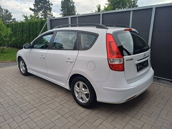 Nové v ČR...Krásný Hyundai I30 cw... - 4