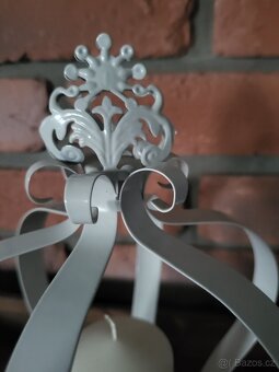 SVÍCEN KORUNA KRÁLOVSKÁ - KOVOVÝ BÍLÝ STYLOVÝ - 4