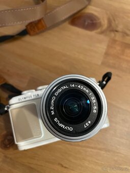 OLYMPUS PEN E- PL 7 - 4