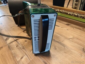 Dětská harmonika, práva (1990 roku) Malýs - 4