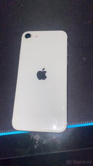 IPhone SE 2022 a iPhone 11 - 4