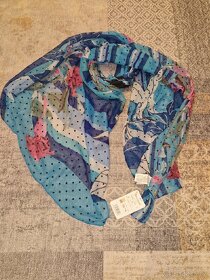 Desigual šátek dámský značkový modrý nový Floresrayadas - 4