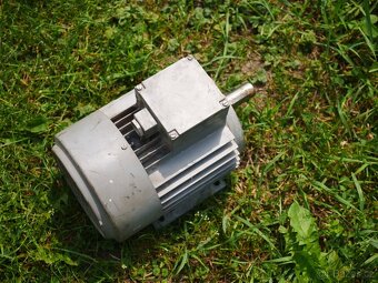 Elektromotor mez 1,1 kW 3000ot - 4
