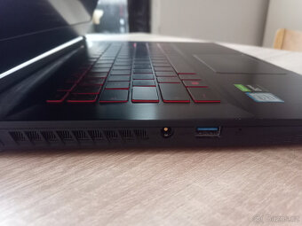 MSI GF63 Thin 9SC (15,6" FullHD, i7-9750H, 32GB RAM, Nvidia - 4