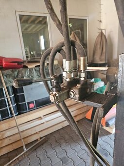 Hydraulický štípač za traktor - 4