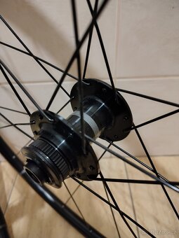 Mavic Aksium 1 disc - 4