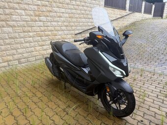 Honda Forza 350, barva šedá, 1. reg 30.3.2023, odpočet DPH - 4
