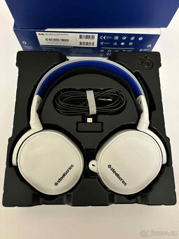 Sluchátka SteelSeries Arctis Nova 7 White - 4