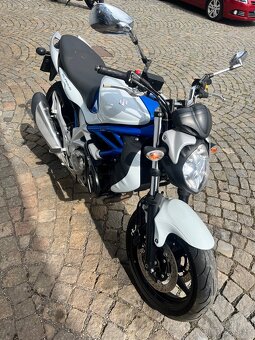 Suzuki Gladius - 4