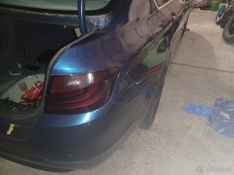 BMW F10 530D rok 2010 na náhradní díly bez motoru naj 184tkm - 4