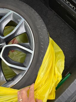Prodám org.kola na Škoda karoq,kodiaq 5x112r19 et45.Pneu Bri - 4