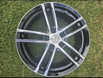 Dezent TZ DARK 8x19 5x112 ET 49 středová díra 57.1 - 4