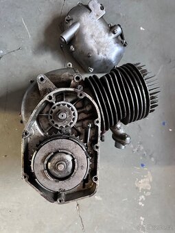 Motoru Manet 100, 125 ? - 4