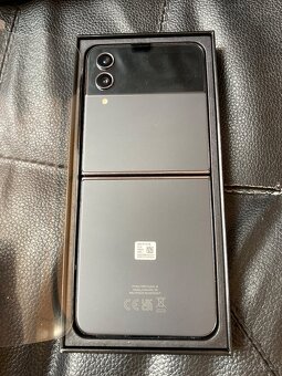 Galaxy Z Flip 4 - 4