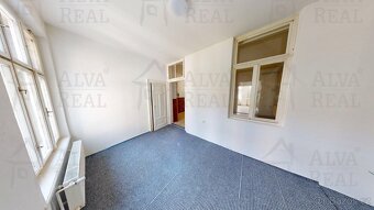 Prodej bytu 3+1 72,93 m² v rodinném domě se zahradou, Krá... - 4