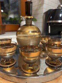 KARAFA + 6 SKLENIČEK KOUŘOVÉ SKLO - 4