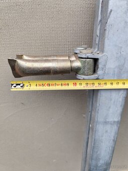 Branka a dvoukřídlá brána - 4