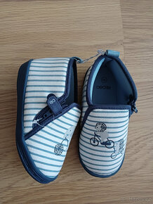 13x NOVÉ ZNAČKOVÉ BOTY A OBLEČENÍ PRO DĚTI KLUKY - 4