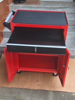 Prodám NEPOUŽITOU Mobilní skříňka na nářadí se skříňkou a zá - 4