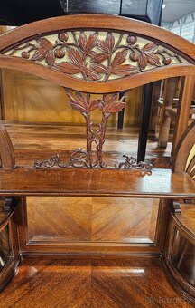 Kosmetický stolek řezbovaný - 4