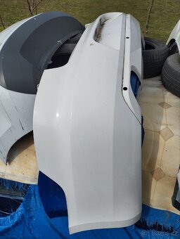 Prodám náhradní díly Škoda Superb II - 4